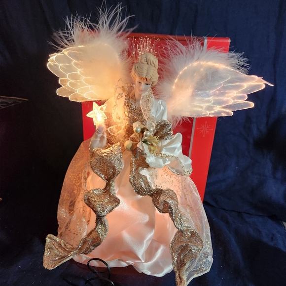 Animated Christmas Magical Angel - Picture 3 of 3